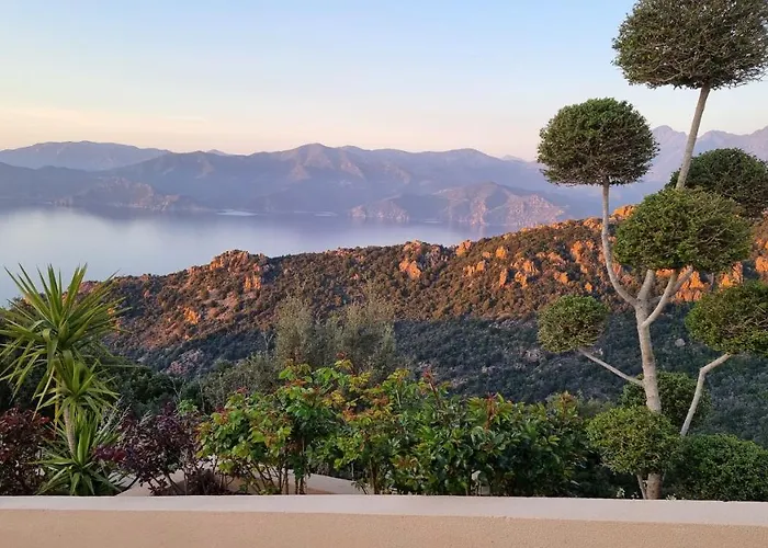 Le Bella Vista Apartment *