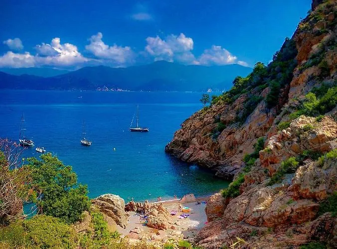 Le Bella Vista Apartment *